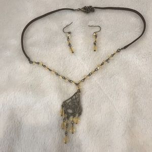 9 West Brass Tone/Amber Necklace Earring Set BNWOT